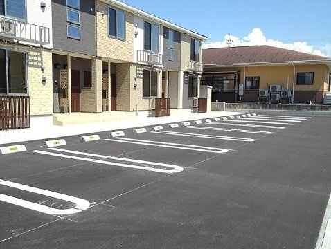 ロハス　Ⅲの駐車場|カースペースがあります