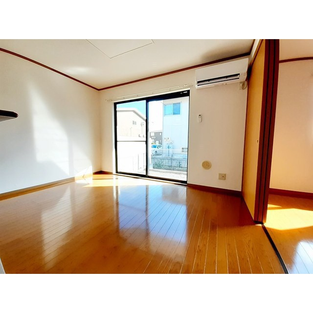 メニープログレスの居間・リビング