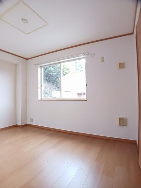 ニューヴィレッジＡの洋室