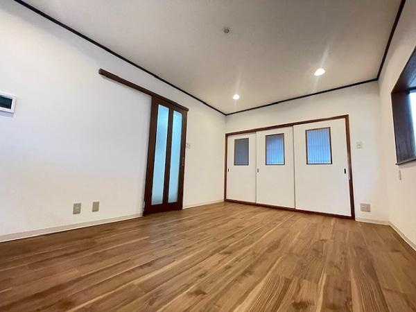 【居間・リビング】 | 門真市岸和田3丁目　中古戸建