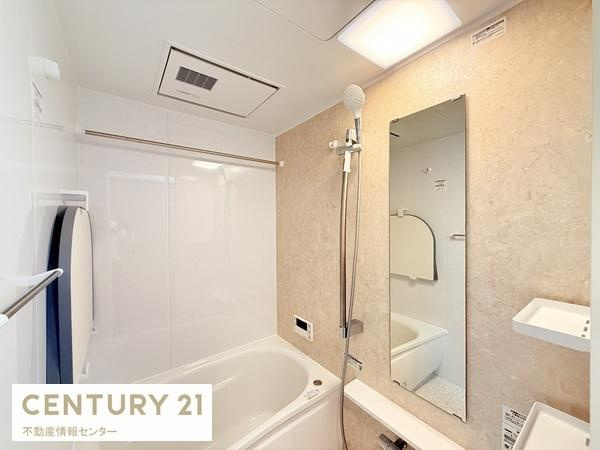 【浴室】 | ニュー北加賀屋マンション | 浴室は、追い炊き・浴室暖房乾燥機機能が付帯されており、ライフクオリティ上げていきましょう！