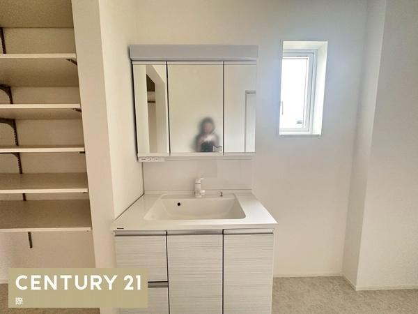 タマタウン岩出駅前2　新築戸建　1号棟の独立洗面台