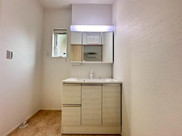 タマタウン府中2　新築戸建　1号棟の独立洗面台