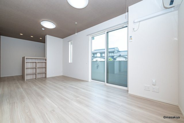 トリシア東和田　W（西）棟の居間・リビング|写真は同じ建築会社の近い間取りの物です。参考にご覧下さい。