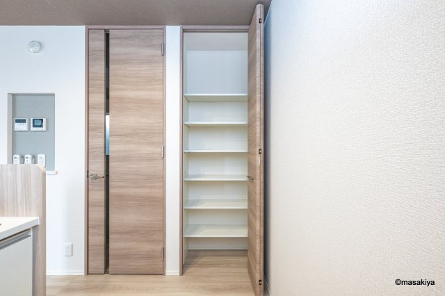 トリシア東和田　W（西）棟の収納|写真は同じ建築会社の近い間取りの物です。参考にご覧下さい。