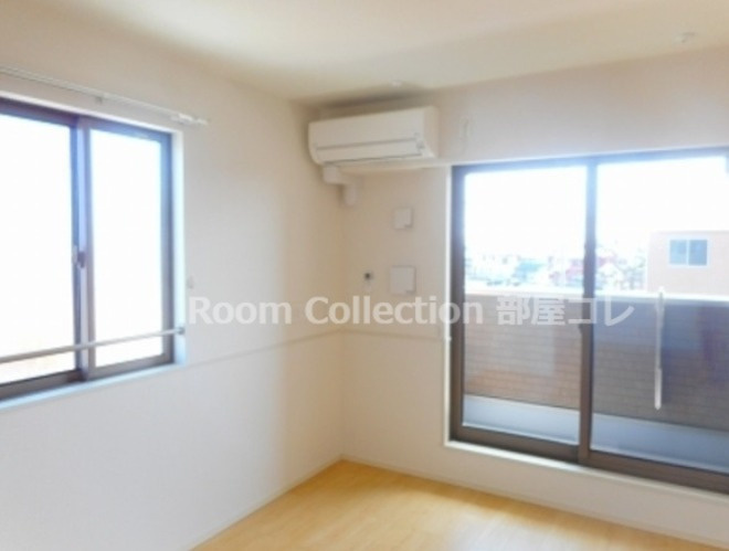 アザレアＢの居間・リビング