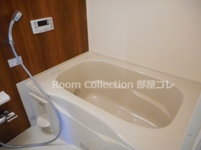 アザレアＢの浴室