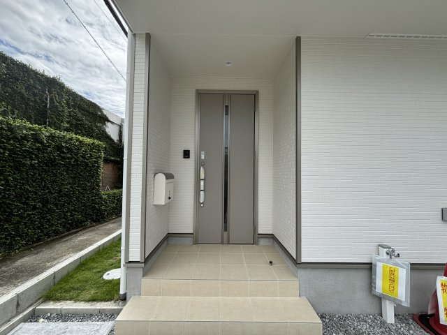 南風原津嘉山第6の玄関