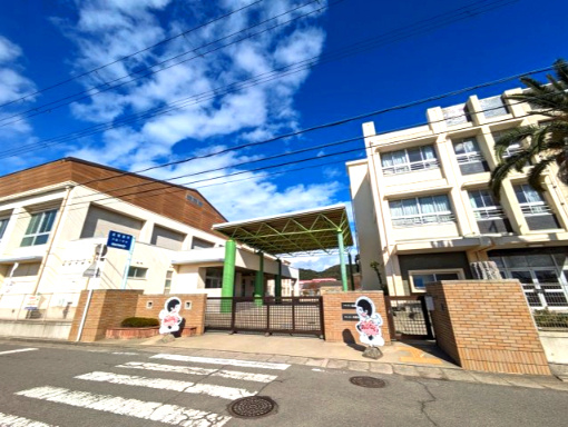 和歌山市　西庄（二里ヶ浜駅）　住宅用地の周辺|和歌山西脇小学校
徒歩距離　約520ｍ
徒歩　　　約7分