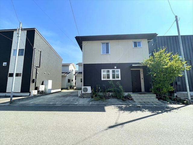 白山市長屋町中古住宅の画像