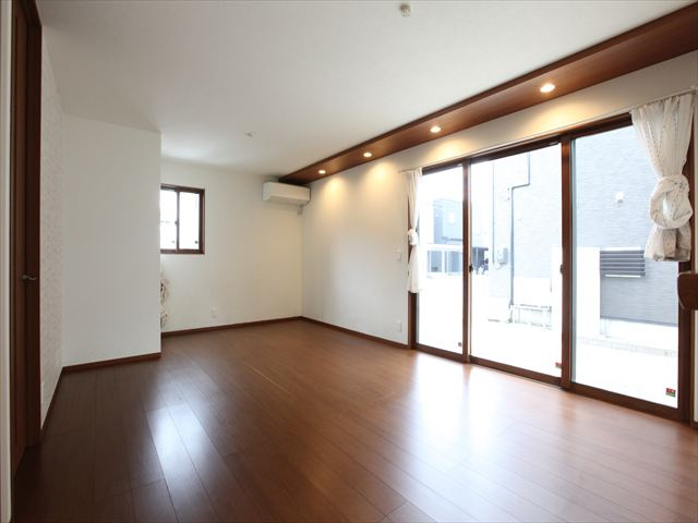 【居間・リビング】の画像