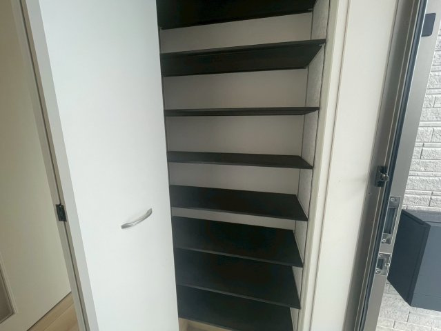 ♥♥南風原町宮平第3-1号棟（全2棟）の収納|大きなものも収納できそうです