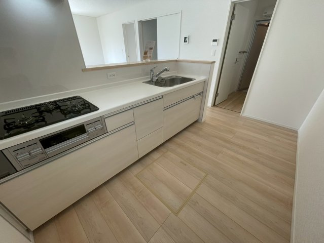 ♥♥南風原町宮平第3-1号棟（全2棟）のキッチン|キッチンでお料理をお楽しみください