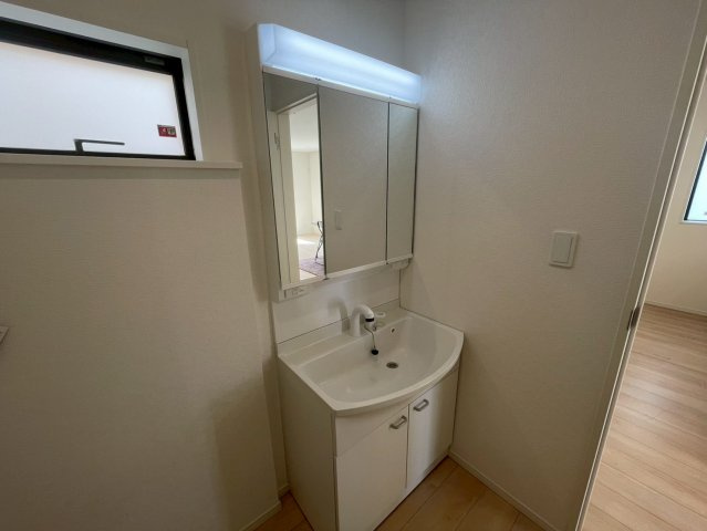 ♥♥南風原町宮平第3-1号棟（全2棟）の独立洗面台|独立洗面台で身支度をすべて済ませてしまいましょう