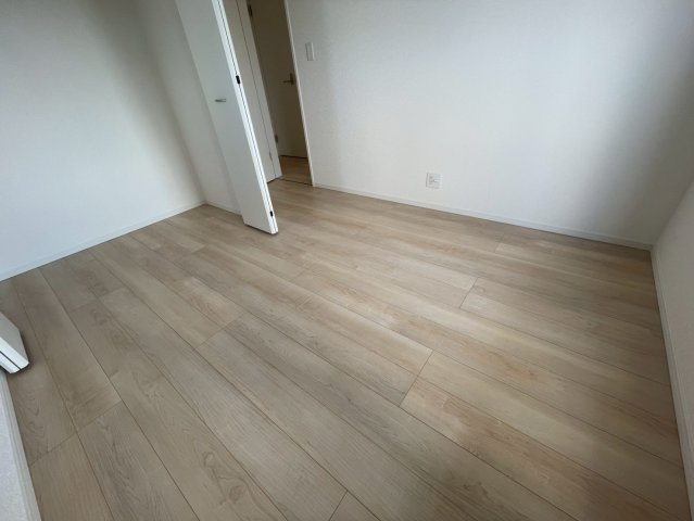 ♥♥南風原町宮平第3-1号棟（全2棟）の洋室|個人の部屋や寝室として使える洋室です