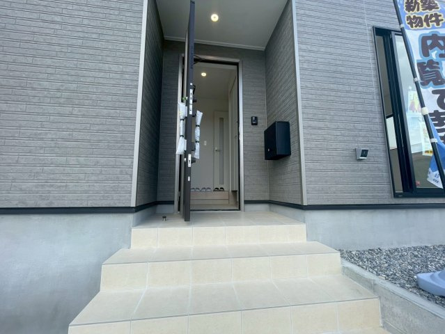 ♥♥南風原町宮平第3-1号棟（全2棟）の玄関|きれいな玄関です