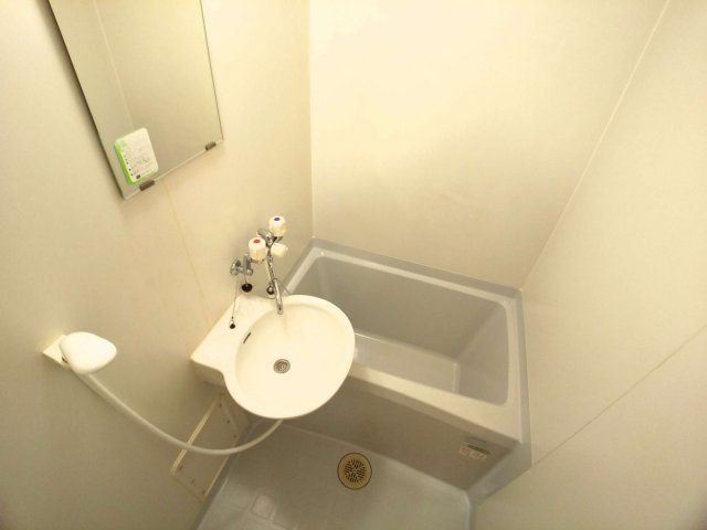 レオパレスＦｌｏｗｅｒＨｉｌｌの浴室|快適なバスルーム