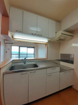 【キッチン】 | サンクス・ガーデン | コンパクトなキッチンで掃除もラクラク