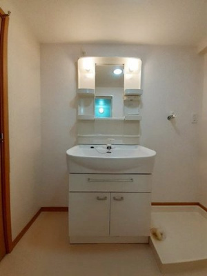 【洗面所】 | サンクス・ガーデン | スペースが確保できる洗面所です