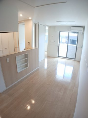 メゾン・ド・アマリリオⅡの居間・リビング|使いやすい居間です