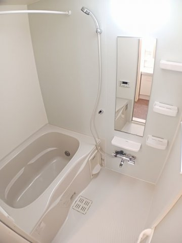 メゾン・ド・アマリリオⅡの浴室|ゆったり過ごせるお風呂です