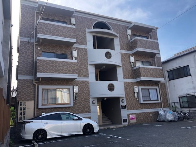 コンフォート野間のエントランス