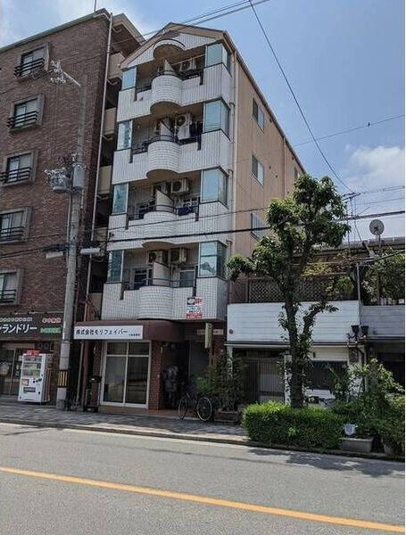 プレアール長居公園の外観