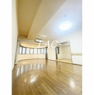 【居間・リビング】 | ルネ小岩 | 洋室のお部屋です。