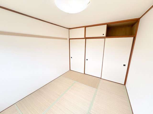 フラワリータウン生駒C棟の和室