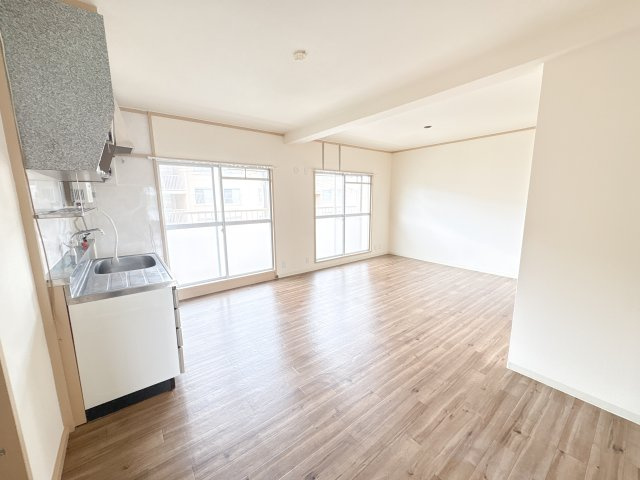 フラワリータウン生駒C棟の居間・リビング