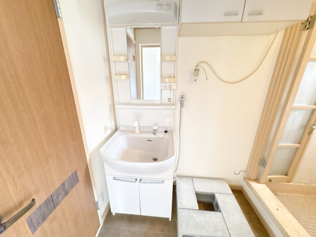 フラワリータウン生駒C棟の洗面所