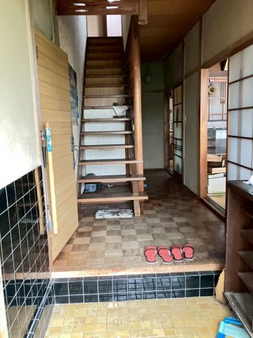 堤町1丁目戸建ての玄関