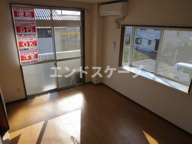 ベルリッチ　Ⅱの居間・リビング|高崎、前橋のお部屋探しはエンドスケープまで！お客様の理想お聞かせ下さい♪