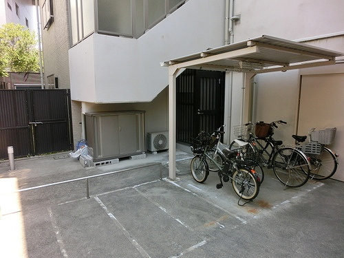 ワコーレ本山　田中町のエントランス|駐輪場