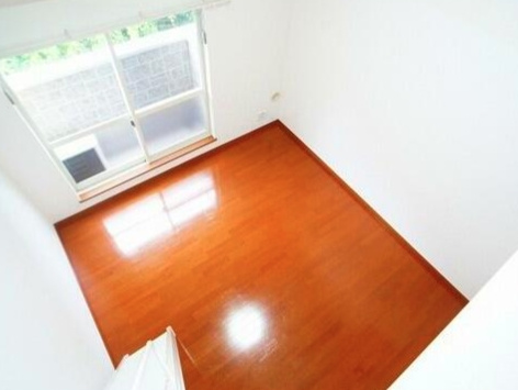 横須賀市三春町６丁目のアパートの寝室
