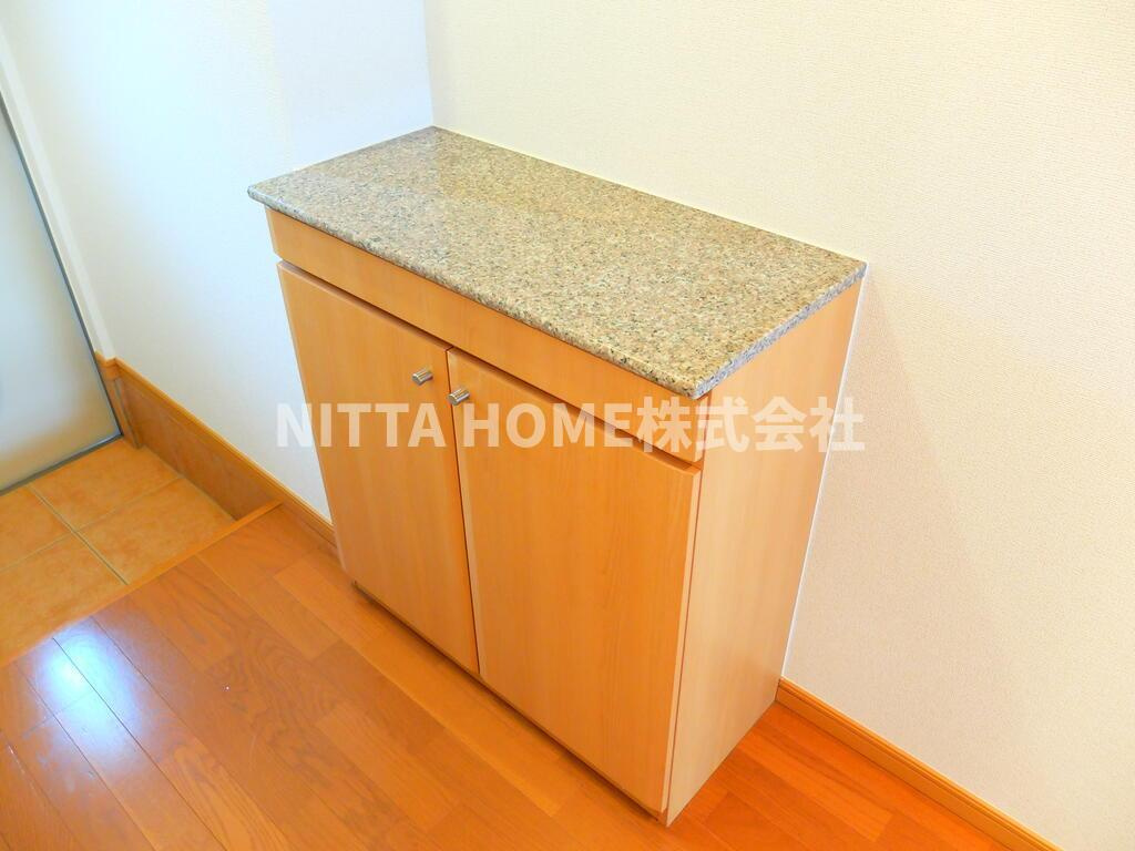 アンジェリートの玄関|下駄箱も付いています♪