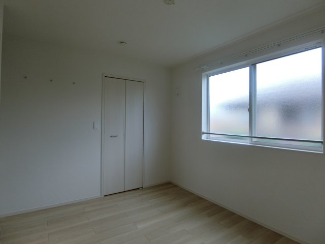 セレストブルーの洋室