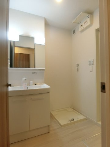 セレストブルーの洗面所