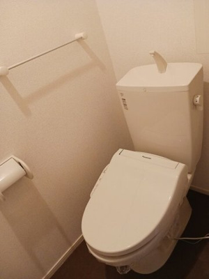 【トイレ】 | ベル | 清潔感のあるトイレです