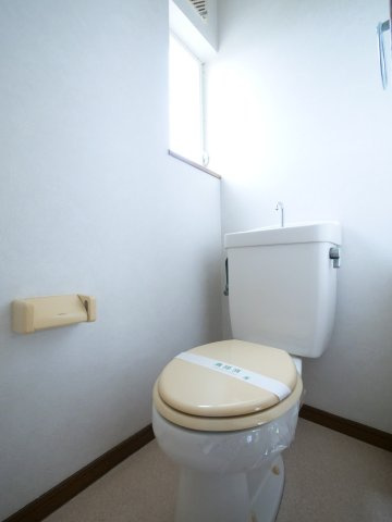 津高台ハイツのトイレ|※写真は別の部屋のものです。