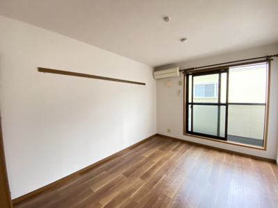 【居間・リビング】 | メリー・ヤード泉 | ゆったりとした居間です