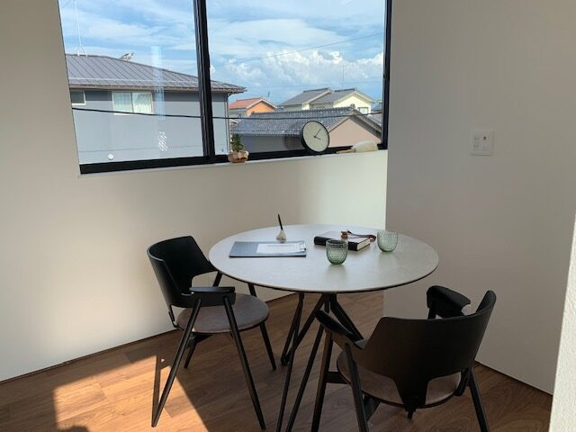 小松市白江町の新築一戸建の居間・リビング