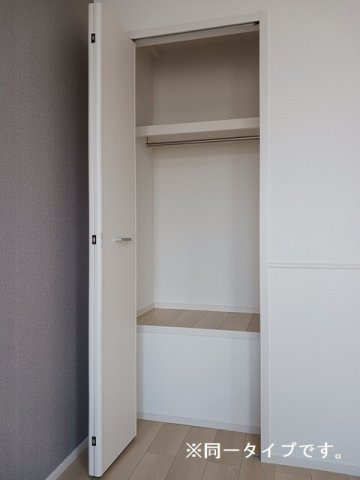 サニーコート伏見の収納|こまごまとしたものを収納できそうですね