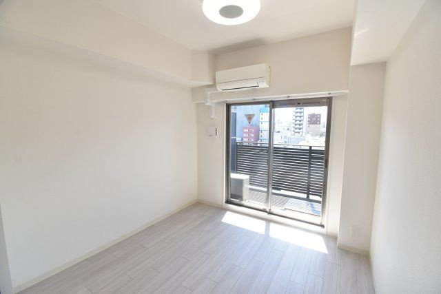 プレサンス谷町九丁目ディセオの洋室