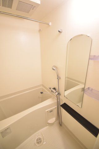 プレサンス谷町九丁目ディセオの浴室
