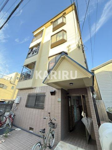 平和ハイツのエントランス