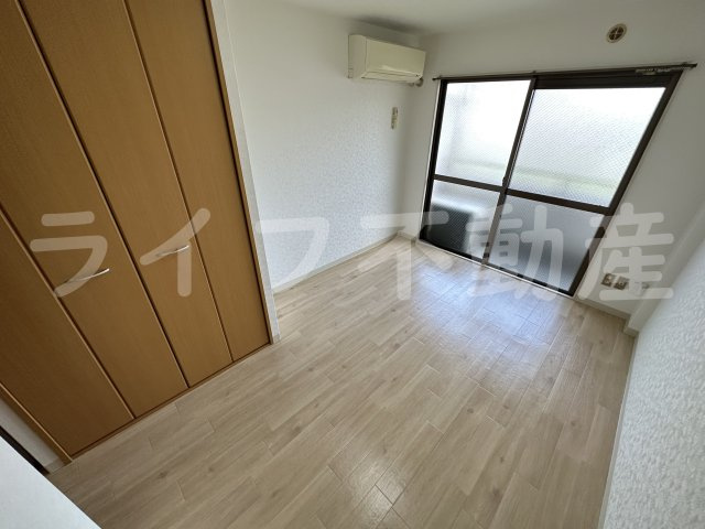 ベルハイム小阪の居間・リビング|こちらの居間で趣味の時間をお楽しみください