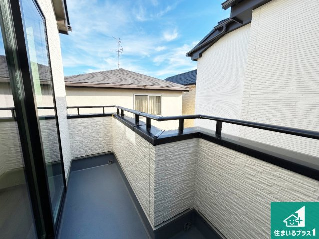 羽曳野市野々上　新築一戸建てのバルコニー|日当たりのよいバルコニー！お部屋が開放的に！