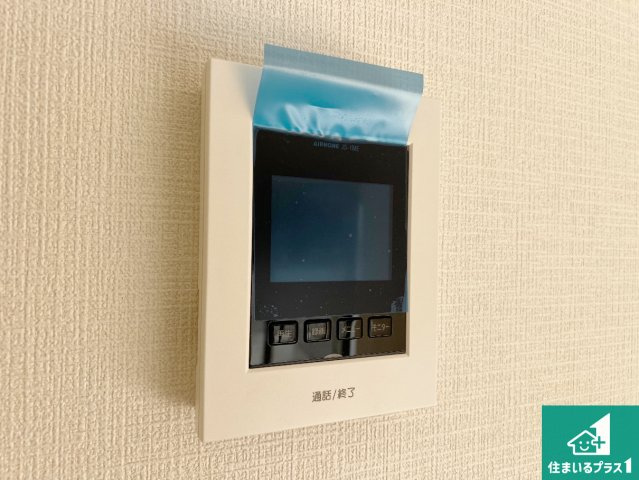 羽曳野市野々上　新築一戸建ての防犯設備|カラーモニターインターホン！声だけでなく来訪者の姿や顔がモニターで確認できるので、小さなお子様がいらっしゃるご家庭でも安心できます！