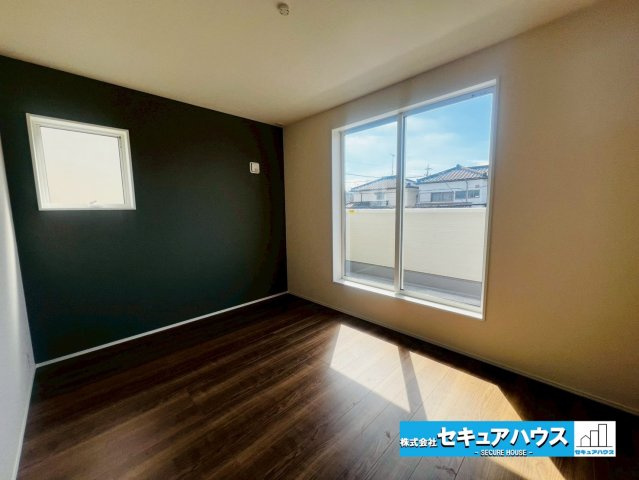 【今からご案内可能】知多市清水が丘２丁目 全3棟 の洋室|【洋室】
◆お子様のお部屋や主寝室、来客時の宿泊室、趣味のお部屋としてもご利用いただけます♪